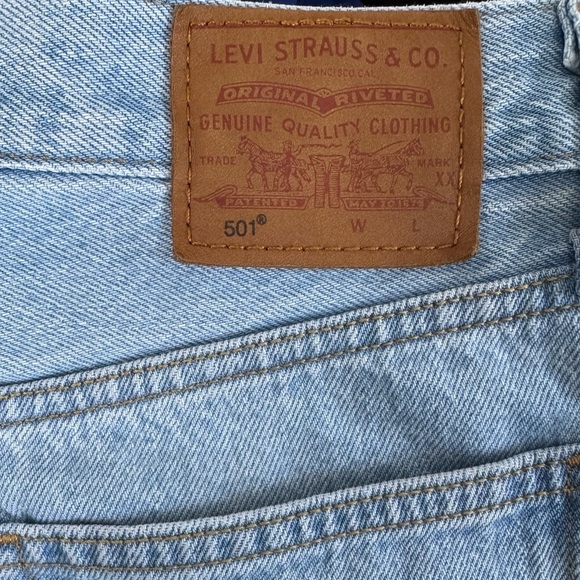 Levi's Womens 501 Original High Rise Cropped Jeans Light Wash Big E Rigid Denim - Picture 8 of 9